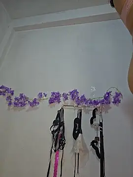 Snapshot of Kitty_Kalifa chatting on June 17, 10:21 pm Kitty Kalifa online show from June 17, 10:21 pm