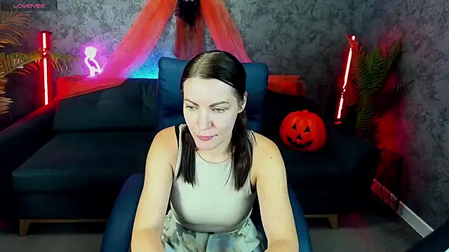 SofieMoons online show from November 1, 2:30 pm