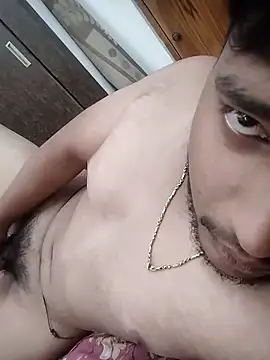 niiksvinz online show from March 28, 10:15 am