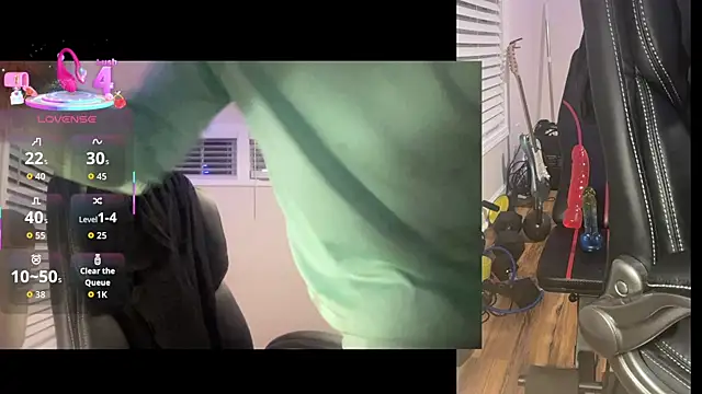 Snapshot of andrenoma427 chatting on October 26, 3:56 am andrenoma427 online show from October 26, 3:56 am