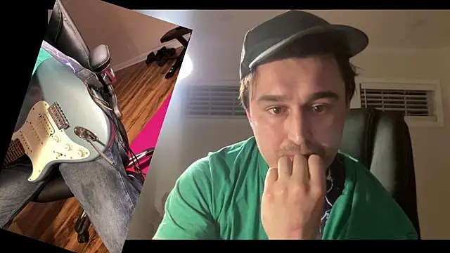 Snapshot of andrenoma427 chatting on November 6, 1:28 am andrenoma427 online show from November 6, 1:28 am