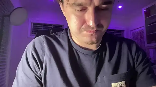 Snapshot of andrenoma427 chatting on November 17, 4:18 am andrenoma427 online show from November 17, 4:18 am