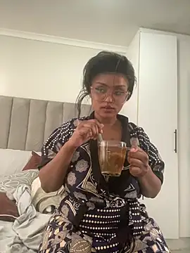 Snapshot of Amberr_Roose chatting on July 2, 7:03 am Amberr Roose online show from July 2, 7:03 am