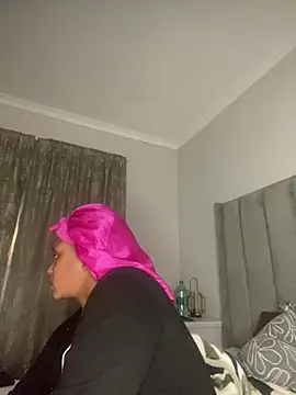 Snapshot of Amberr_Roose chatting on July 5, 3:45 am Amberr Roose online show from July 5, 3:45 am
