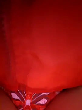 Snapshot of YennyeLa chatting on February 12, 1:11 am YennyeLa online show from February 12, 1:11 am