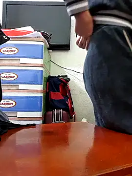 Snapshot of YennyeLa chatting on March 14, 12:39 am YennyeLa online show from March 14, 12:39 am