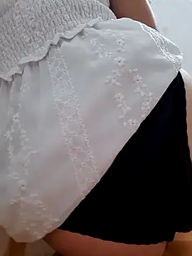 Snapshot of YennyeLa chatting on March 28, 12:54 am YennyeLa online show from March 28, 12:54 am