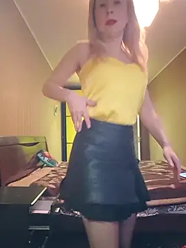 Snapshot of SelinaLovqx chatting on February 12, 12:22 pm SelinaLovqx online show from February 12, 12:22 pm