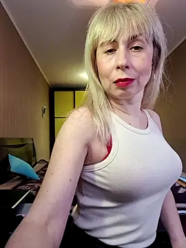 Snapshot of SelinaLovqx chatting on March 7, 10:34 am SelinaLovqx online show from March 7, 10:34 am