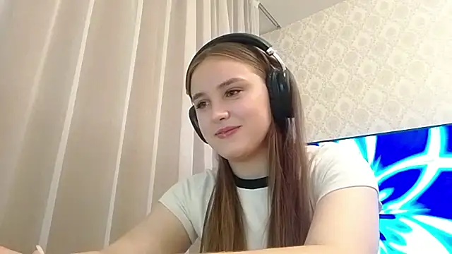 Snapshot of MilaRiviera chatting on October 23, 5:01 pm MilaRiviera online show from October 23, 5:01 pm