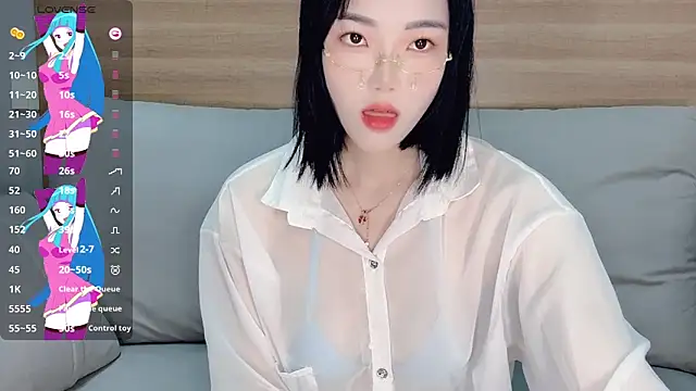 Snapshot of upoo7lt chatting on December 15, 3:00 am upoo7lt online show from December 15, 3:00 am