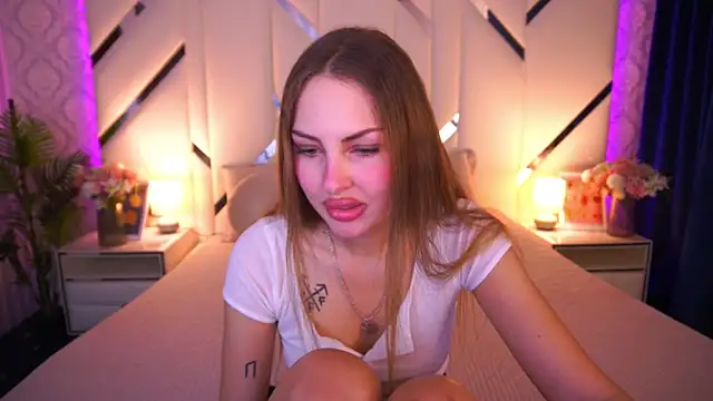Snapshot of AleksaaJoy chatting on June 4, 8:37 pm AleksaaJoy online show from June 4, 8:37 pm