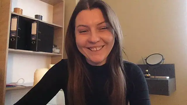 DollyRoma online show from October 22, 1:00 pm