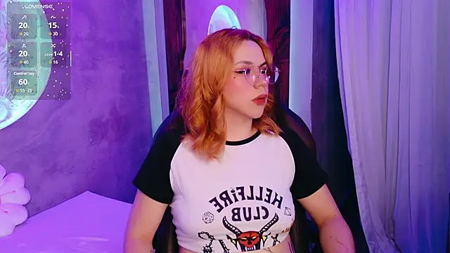 sussiestrawberry online show from November 22, 5:17 am