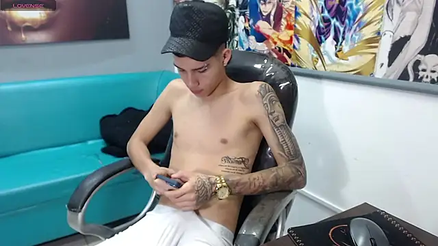 Snapshot of paul_ponce chatting on June 6, 12:32 pm paul ponce online show from June 6, 12:32 pm