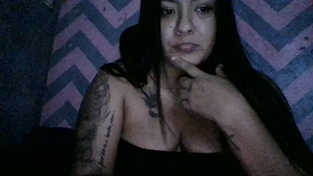 Snapshot of Jennifersbodyy chatting on November 13, 4:22 am Jennifersbodyy online show from November 13, 4:22 am