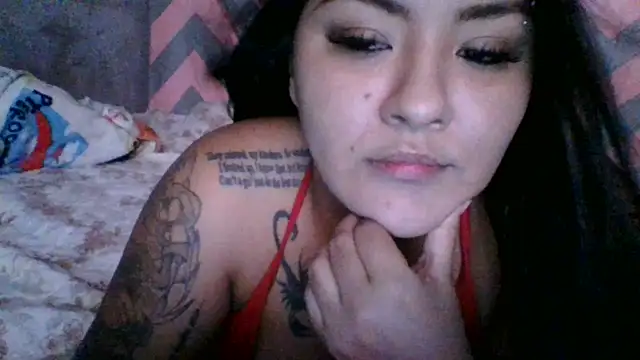 Snapshot of Jennifersbodyy chatting on November 19, 5:57 pm Jennifersbodyy online show from November 19, 5:57 pm