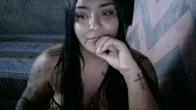 Snapshot of Jennifersbodyy chatting on November 26, 3:07 am Jennifersbodyy online show from November 26, 3:07 am