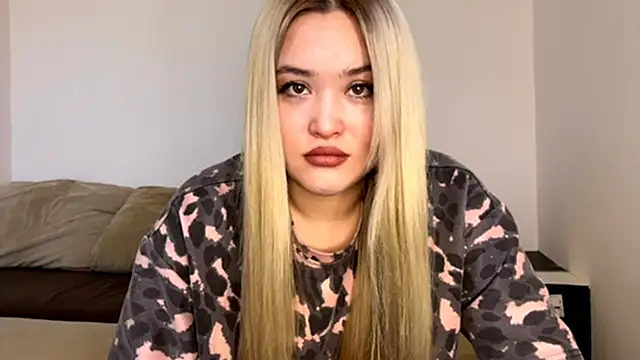 Snapshot of AgataTif chatting on October 25, 5:04 am AgataTif online show from October 25, 5:04 am