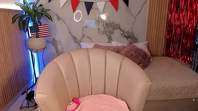 Fyre divine online show from July 4, 7:31 pm