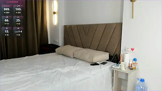 Snapshot of Sunae_love chatting on October 25, 3:47 am Sunae love online show from October 25, 3:47 am