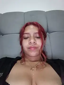 Lunatemptress4 online show from December 15, 10:58 pm