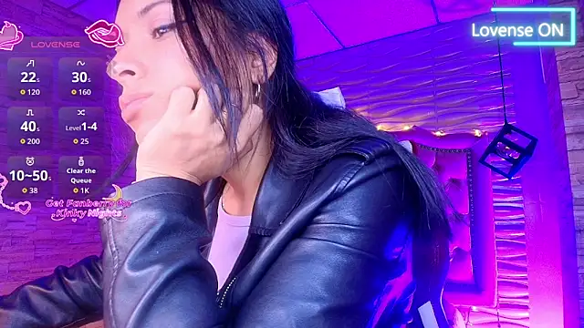 Roxanne Han online show from November 20, 11:43 am