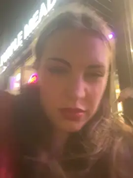 Snapshot of elliepixie chatting on March 17, 1:32 am elliepixie online show from March 17, 1:32 am