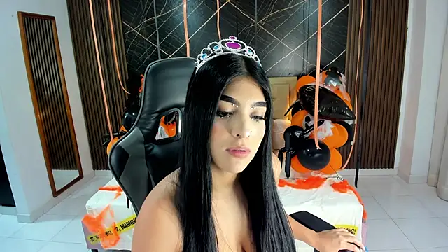 Snapshot of Milu_17 chatting on October 31, 11:11 am Milu 17 online show from October 31, 11:11 am