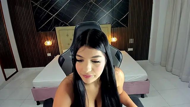 Snapshot of Milu_17 chatting on November 26, 11:00 am Milu 17 online show from November 26, 11:00 am