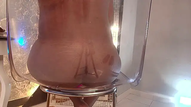 NaomiQueents online show from November 1, 1:46 pm