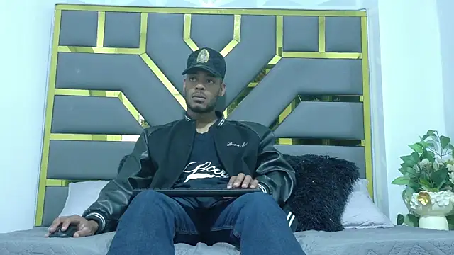 Snapshot of Neytanmalcon chatting on November 9, 3:05 am Neytanmalcon online show from November 9, 3:05 am