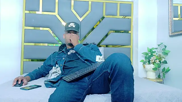 Snapshot of Neytanmalcon chatting on November 21, 9:02 pm Neytanmalcon online show from November 21, 9:02 pm