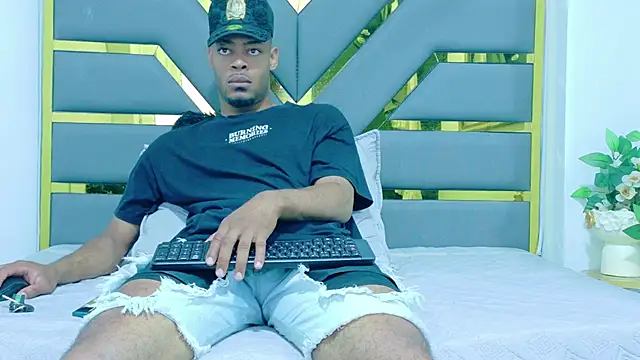 Snapshot of Neytanmalcon chatting on November 22, 9:03 pm Neytanmalcon online show from November 22, 9:03 pm