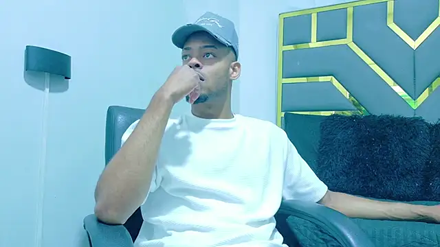 Snapshot of Neytanmalcon chatting on November 24, 9:47 pm Neytanmalcon online show from November 24, 9:47 pm