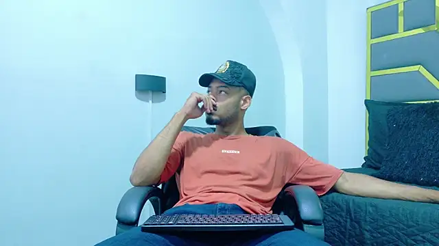 Snapshot of Neytanmalcon chatting on November 25, 8:53 pm Neytanmalcon online show from November 25, 8:53 pm