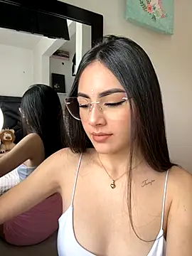 IslaCole online show from October 27, 7:18 pm