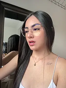 IslaCole online show from February 10, 9:19 pm