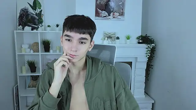 Snapshot of YamiTwink chatting on December 3, 8:29 pm YamiTwink online show from December 3, 8:29 pm