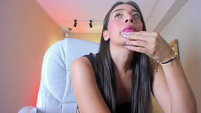 NahimiThompson online show from May 7, 8:14 pm