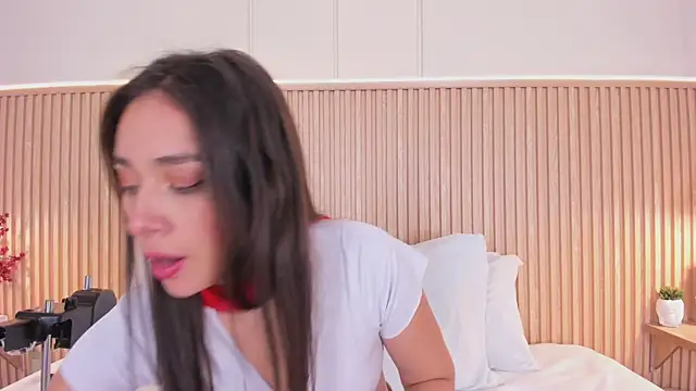 NahimiThompson online show from July 25, 7:44 pm