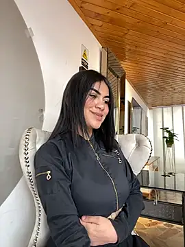 Snapshot of Luna_pink18 chatting on February 17, 2:35 pm Luna pink18 online show from February 17, 2:35 pm