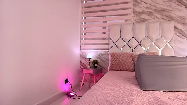 ellisrossi online show from November 27, 7:05 pm