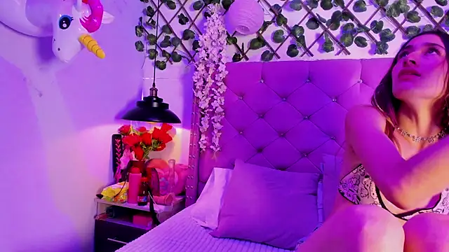 Snapshot of Violet-Storm- chatting on October 24, 8:38 pm Violet-Storm- online show from October 24, 8:38 pm