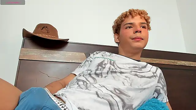 Snapshot of Daark_Eros chatting on November 13, 4:17 pm Daark Eros online show from November 13, 4:17 pm