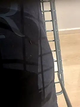 Snapshot of bigDickParis92 chatting on October 28, 11:51 pm bigDickParis92 online show from October 28, 11:51 pm