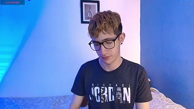 Erick Taylor3 online show from June 6, 7:29 pm