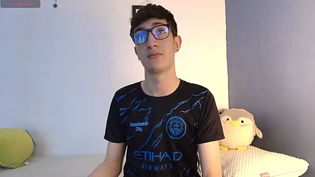 Erick Taylor3 online show from July 28, 8:52 pm
