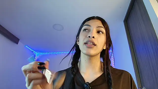 Snapshot of Arimoonn chatting on March 16, 11:20 pm Arimoonn online show from March 16, 11:20 pm