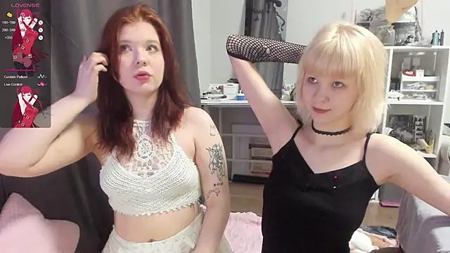 Snapshot of TenderTwos chatting on March 29, 8:09 pm TenderTwos online show from March 29, 8:09 pm